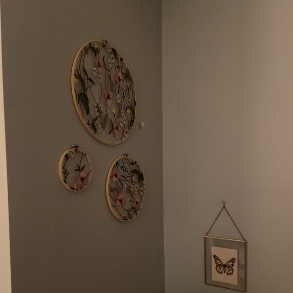 HAND MADE EMBROIDERY WALL DECOR 🪴 - Picture 2 of 4